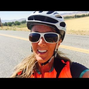 Meet your Posher, Jeanine